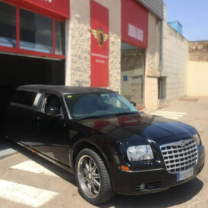 Limusina Chrysler 300 Negro Plata